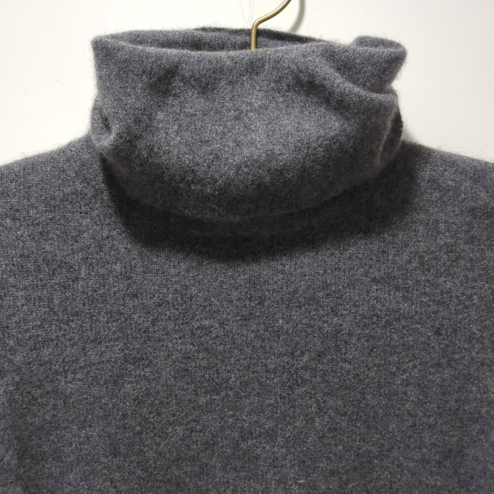 AQUA Cashmere Grey Turtleneck Sweater Women's Size S Charcoal Grey 100% Cashmere - Picture 3 of 8
